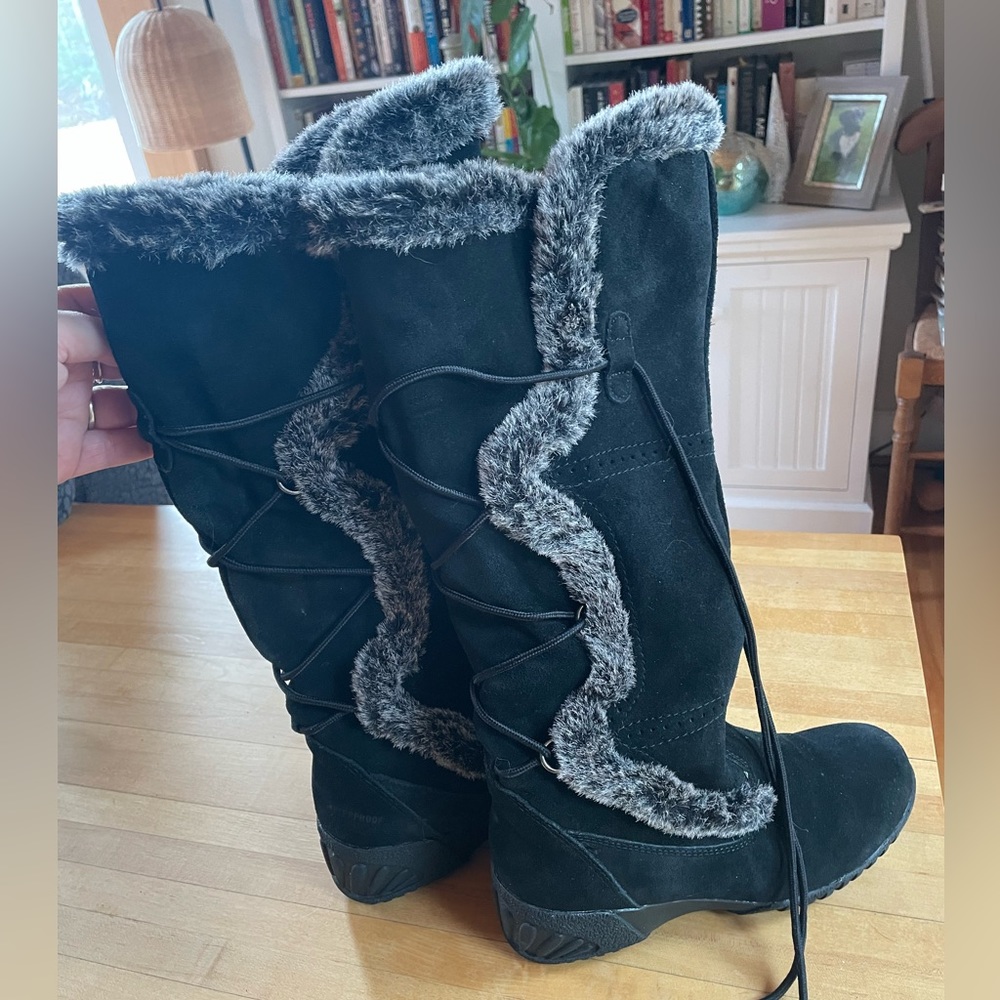 Womens Khombu Tall Wedge Boots